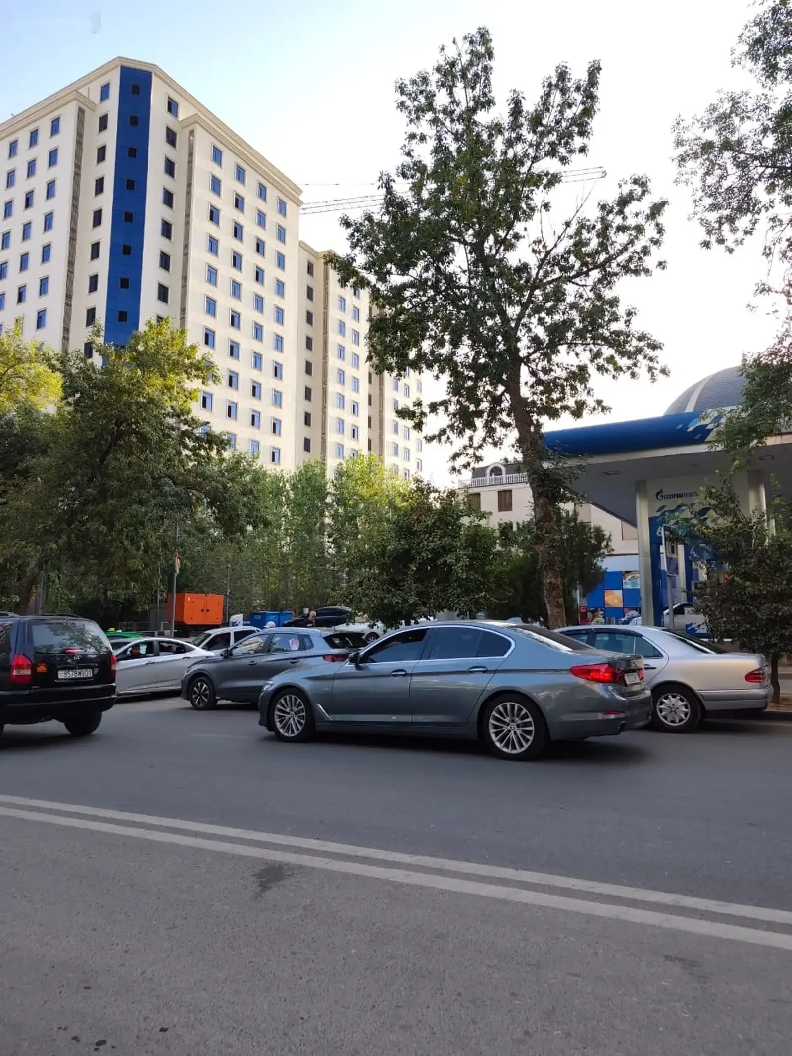 3-комн. квартира, 13 этаж, 90 м², Сино Казокон Оши Бародарон — фото 4