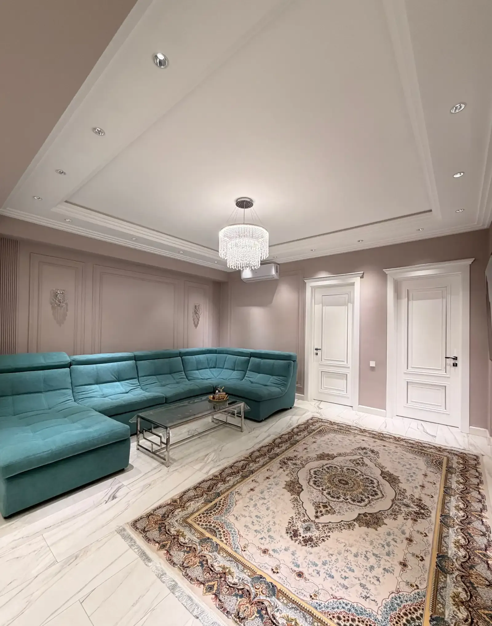 3-комн. квартира, 8 этаж, 132 м², Сокрая больница напротив гуля голд