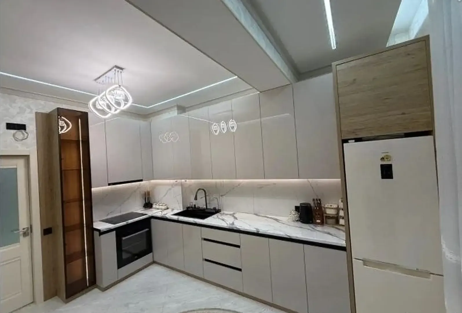 2-комн. квартира, 13 этаж, 68 м², Сино, 102 мкр, ру ба руи роддом