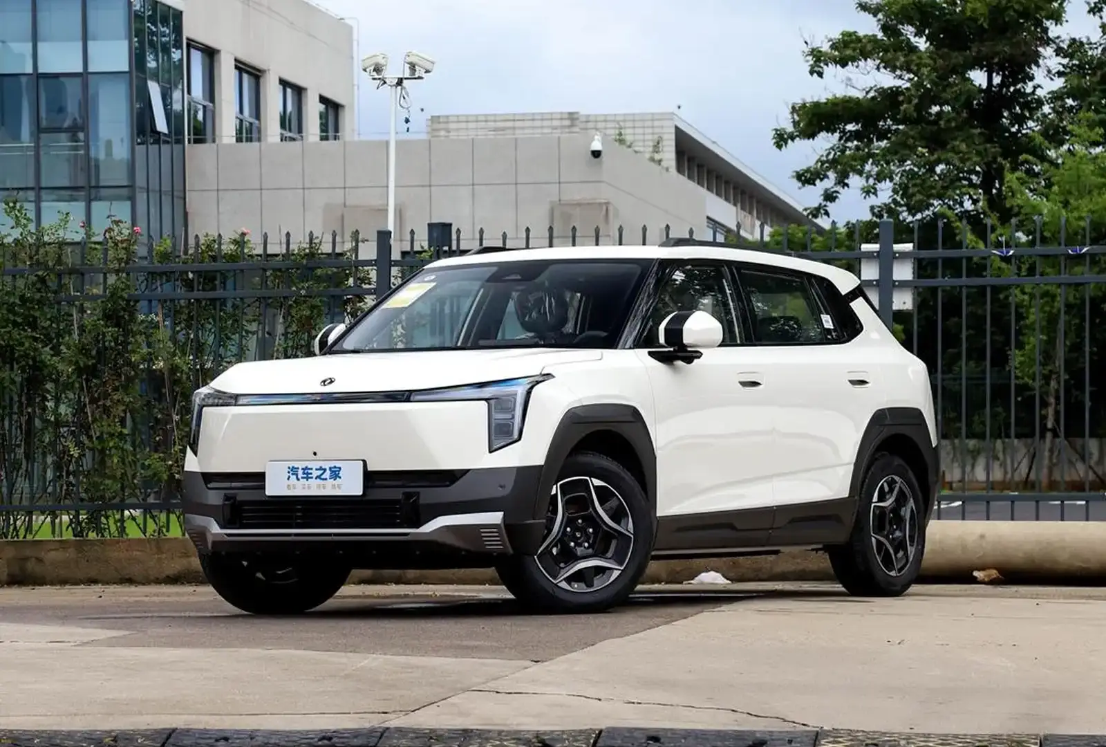 Dongfeng L7,
