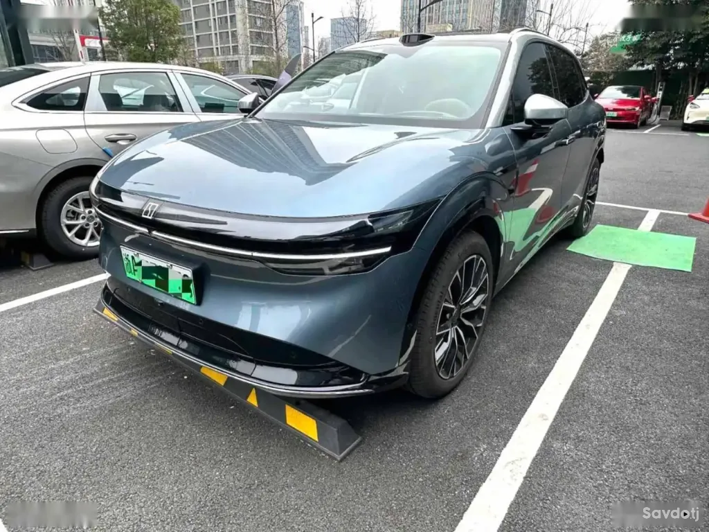 Zeekr 7X, 2025