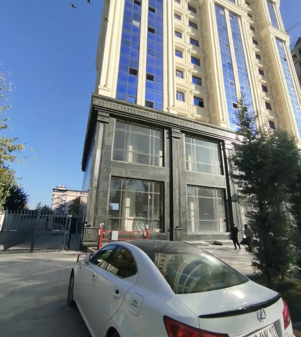 2-комн. квартира, 11 этаж, 50 м², орентир Шохмансур назди Ашан доми ру баруи парки Алишер Навои наздики ОВИР