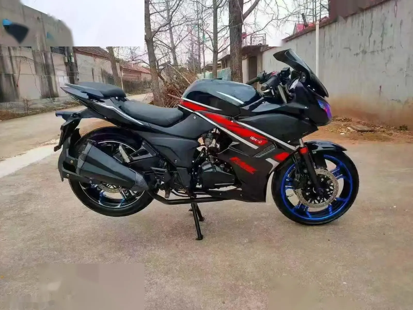 Мотоцикл 200 сс