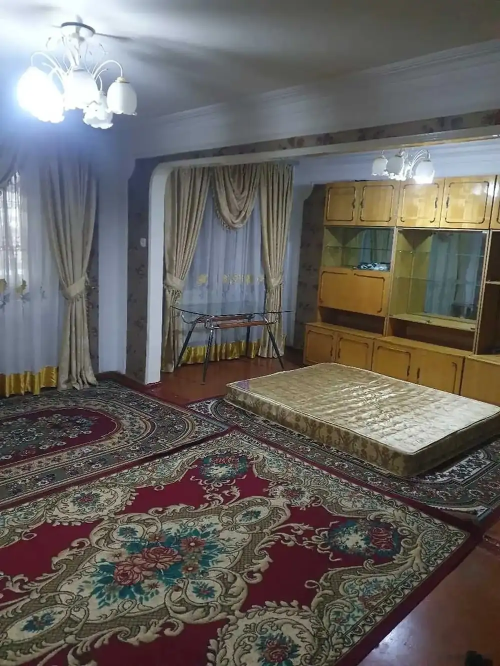 4-комн. квартира, 1 этаж, 78м², 82мкр