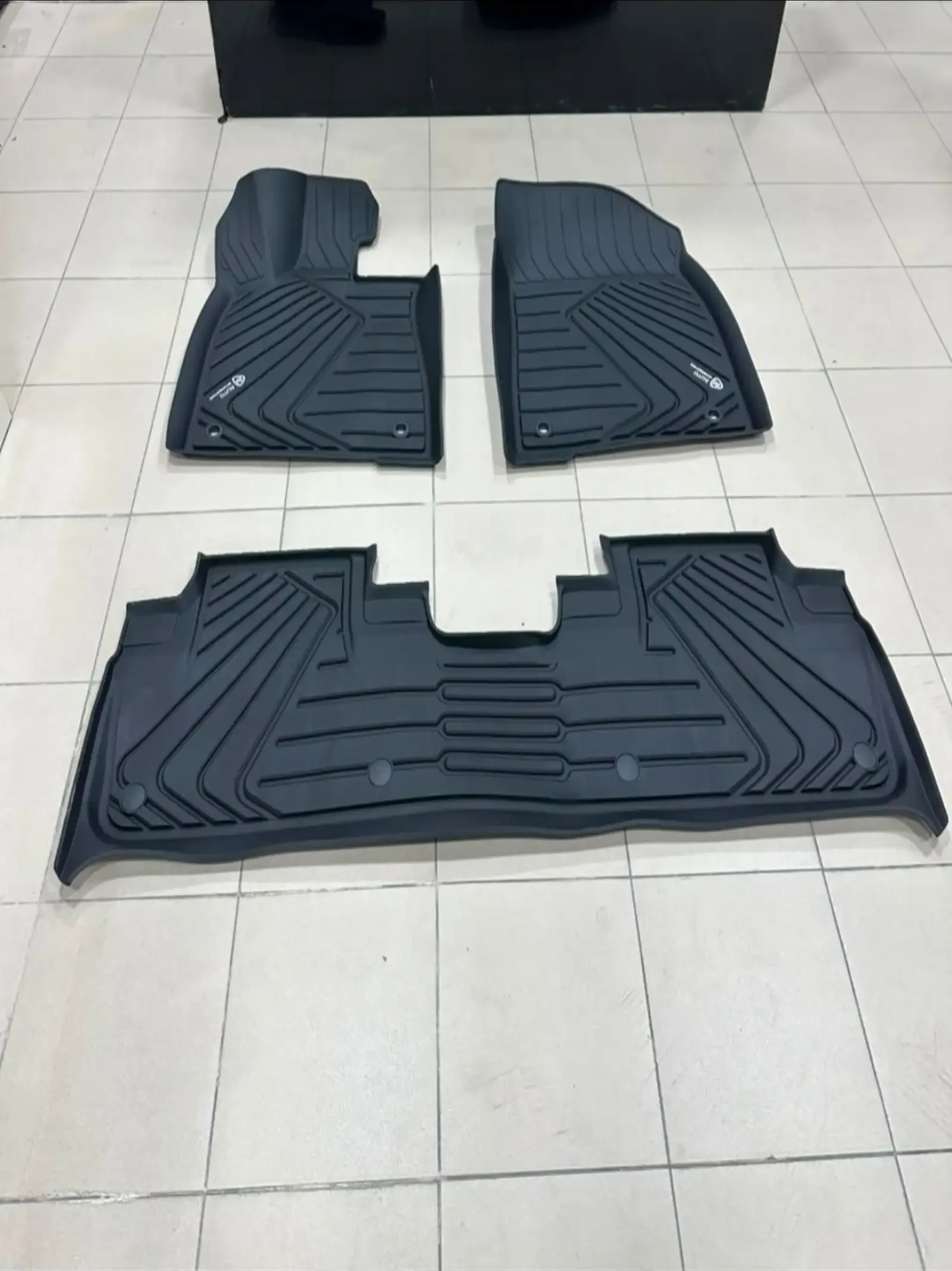 Полик от Lexus