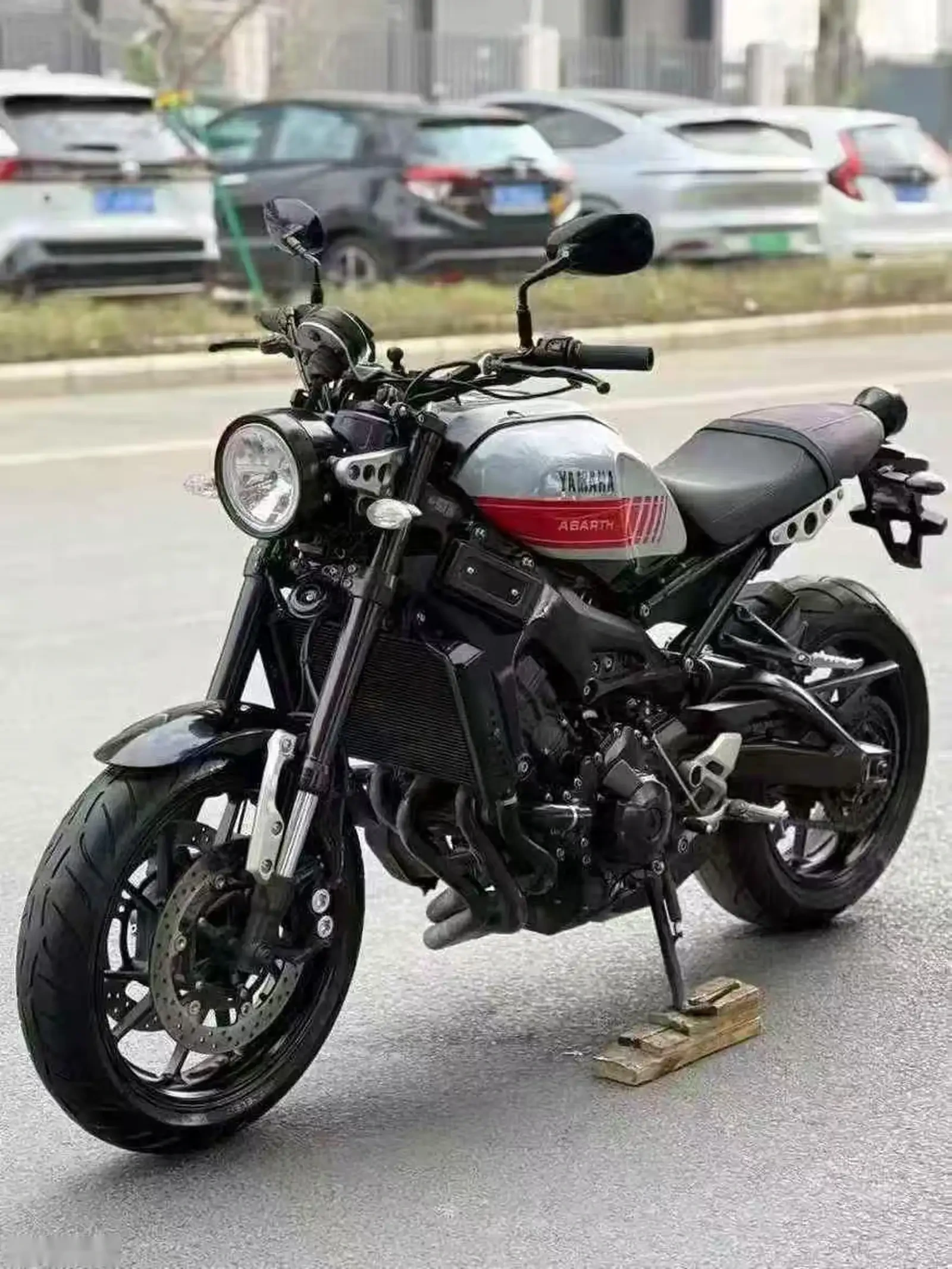 Мотоцикл Yamaha XSR900 — фото 2
