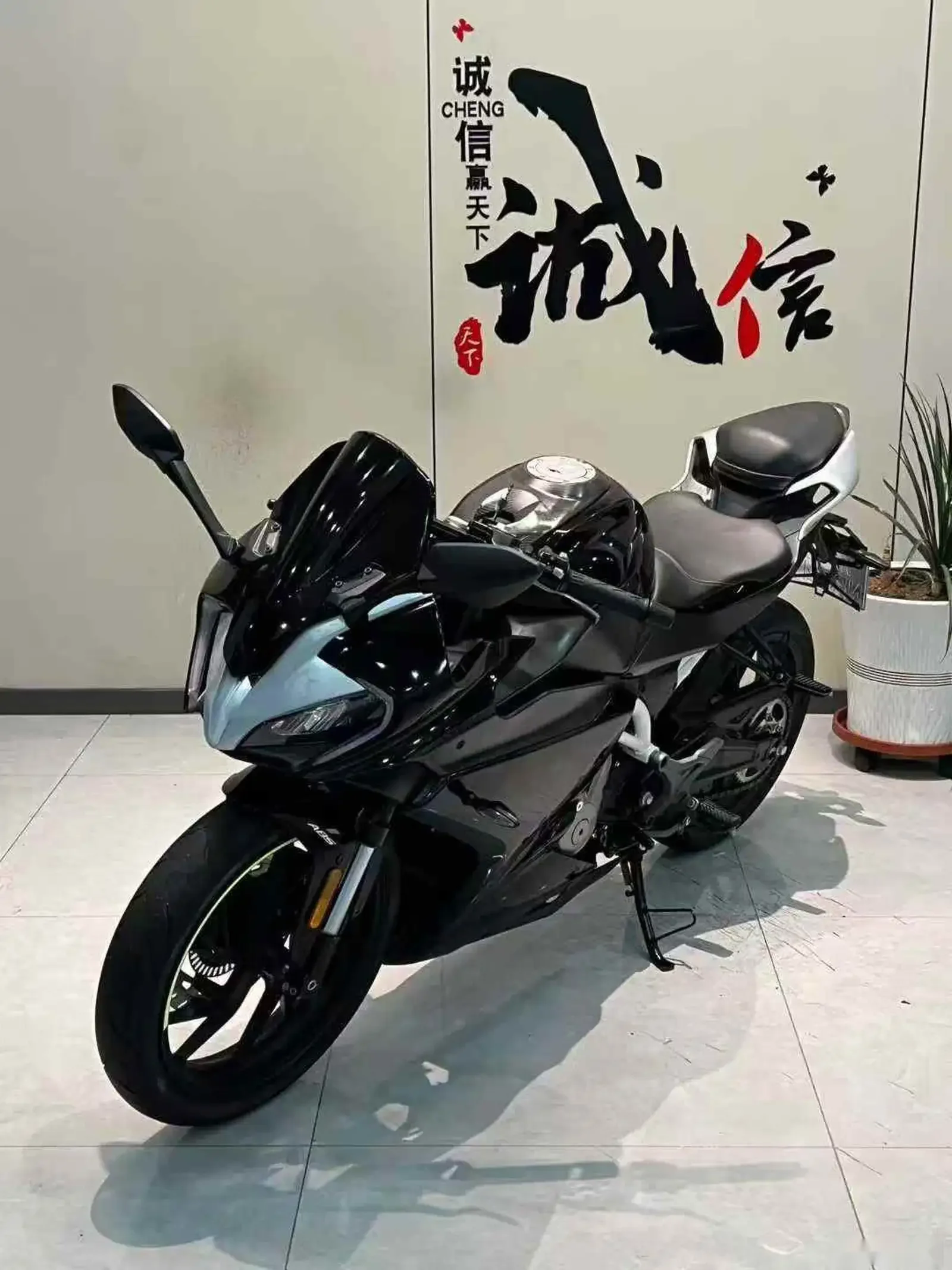 Мотоцикл CFmoto SR на заказ — фото 3