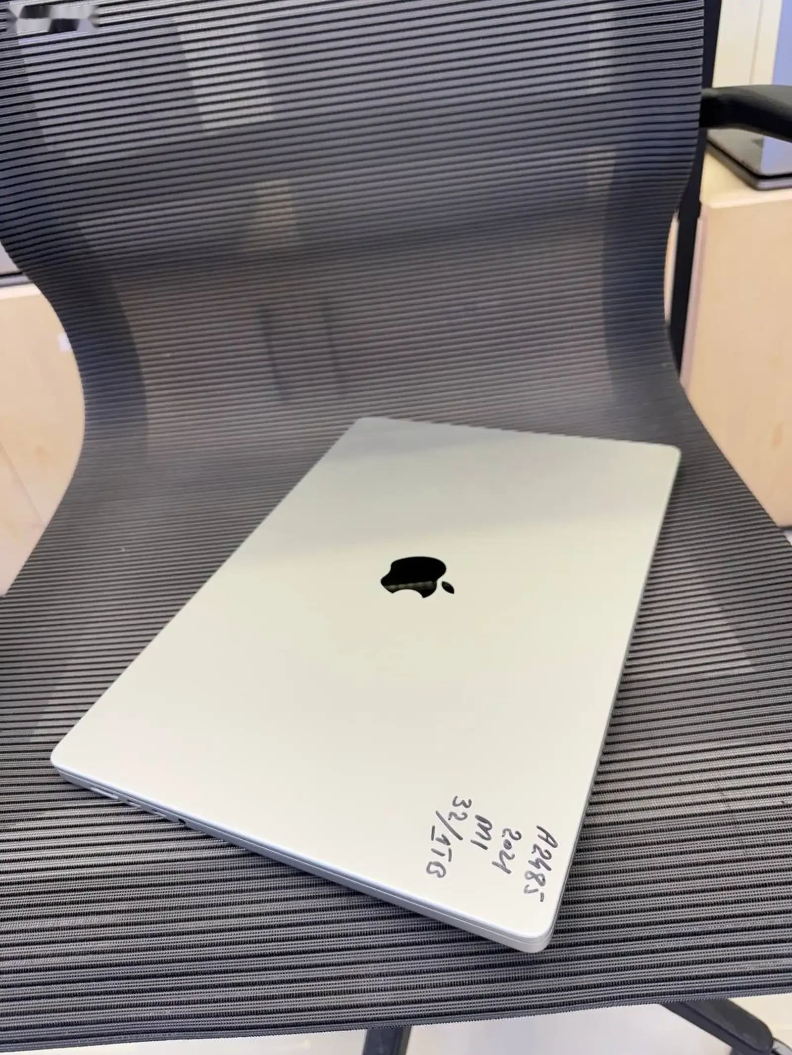 Ноутбук MacBook Pro 16 2021 M1 Pro 32/1TB — фото 3