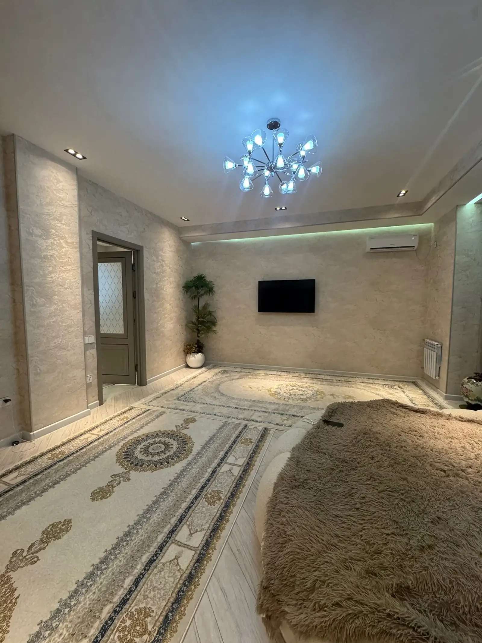 3-комн. квартира, 7 этаж, 135 м², Сомони, Овир, Пули Сангин — фото 3