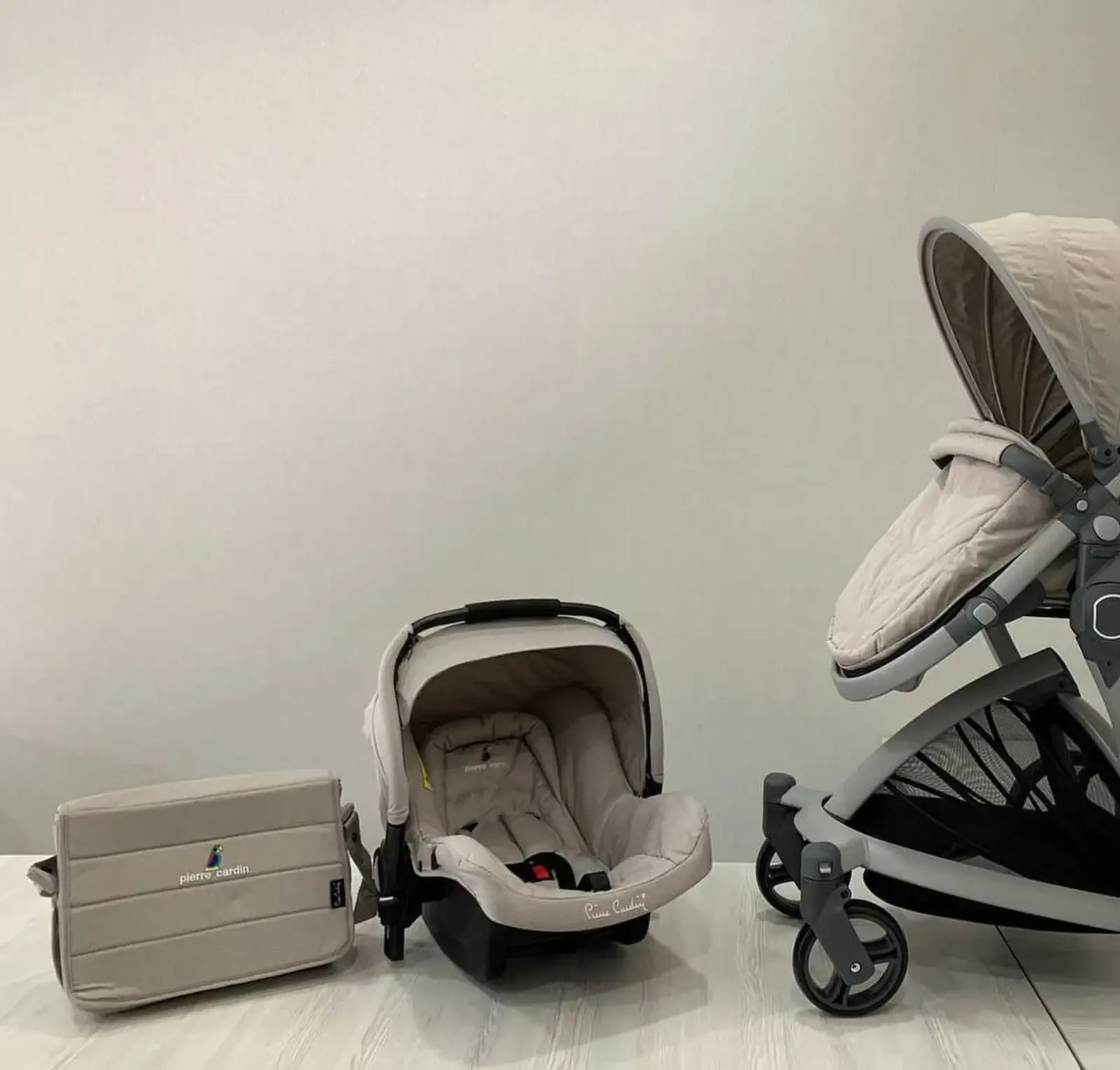 Коляска Pierre Cardin 3в1