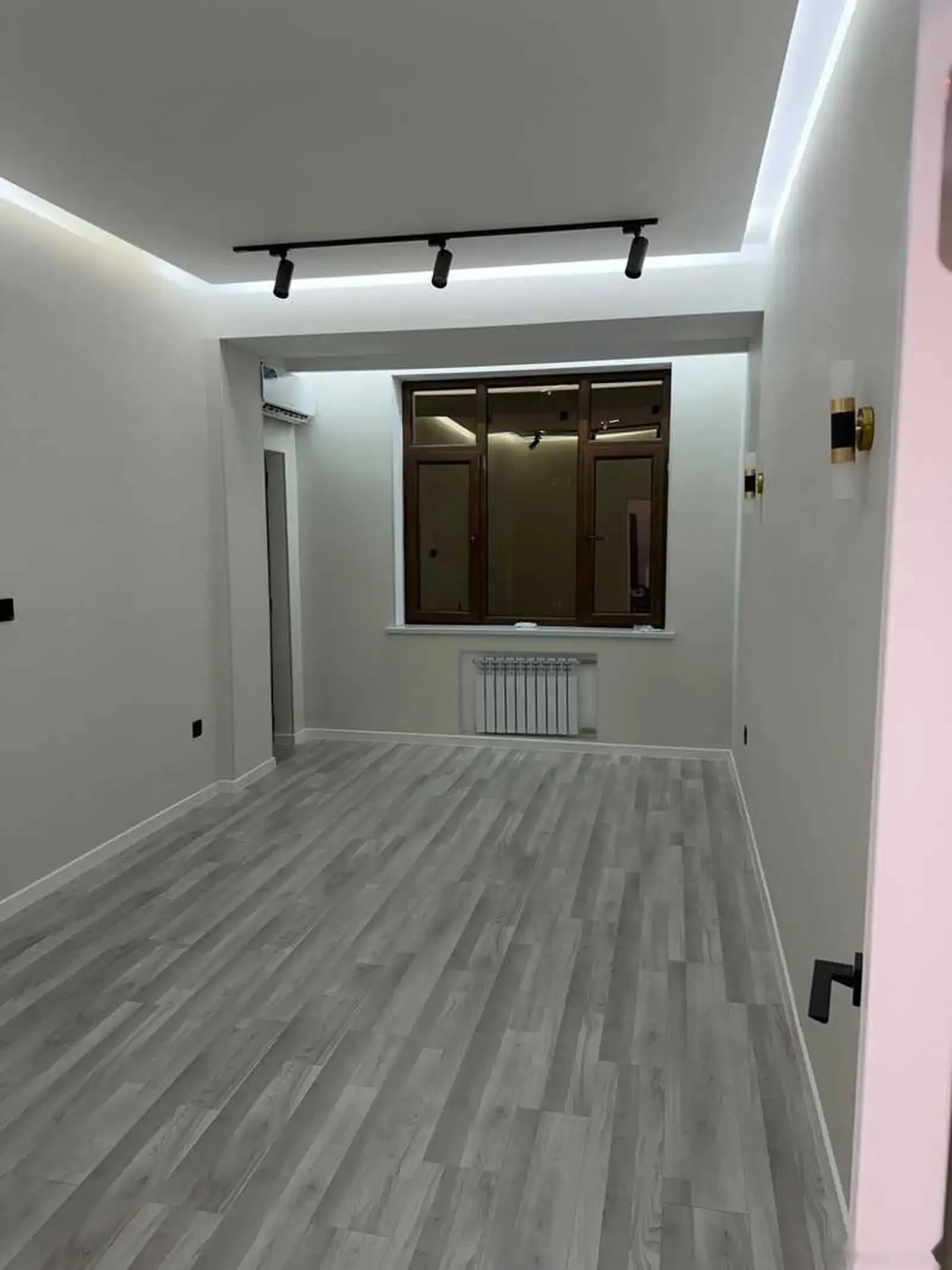 2-комн. квартира, 11 этаж, 75м², Овир