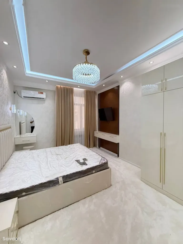 2-комн. квартира, 5 этаж, 65 м², сино