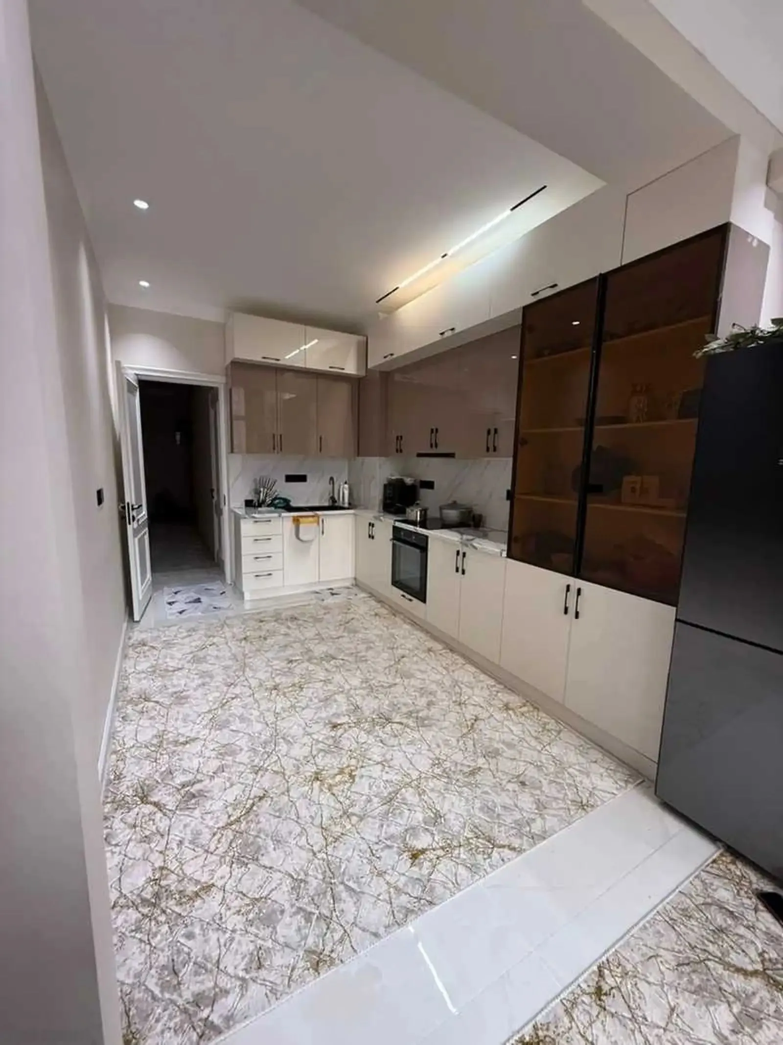 2-комн. квартира, 3 этаж, 90м², И.Сомони