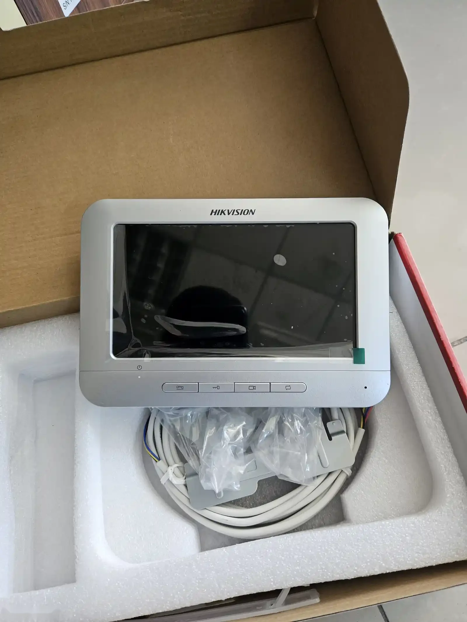 Видеодомофон Hikvision DS-KIS 203 — фото 3