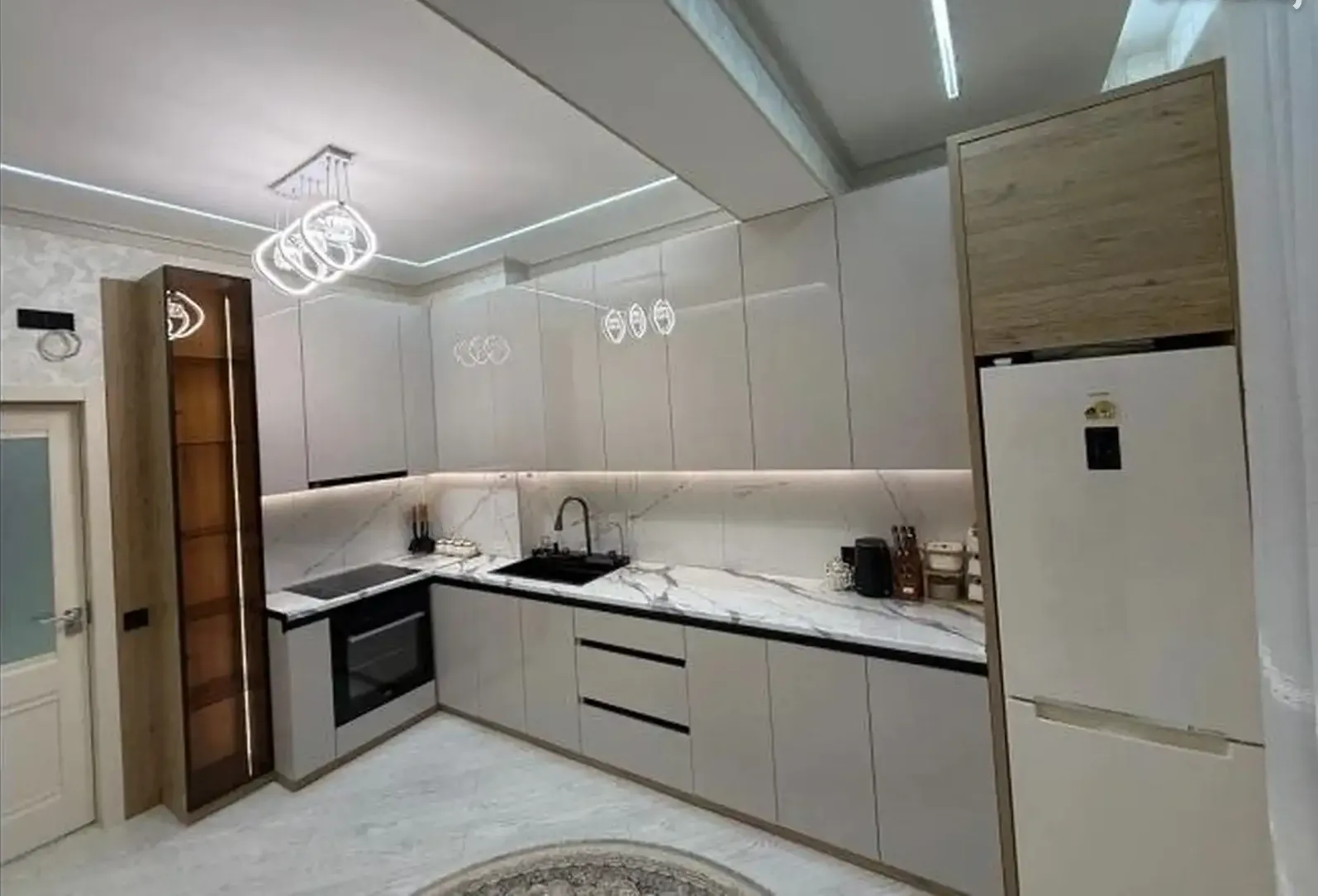 2-комн. квартира, 13 этаж, 68 м², Сино 102мк