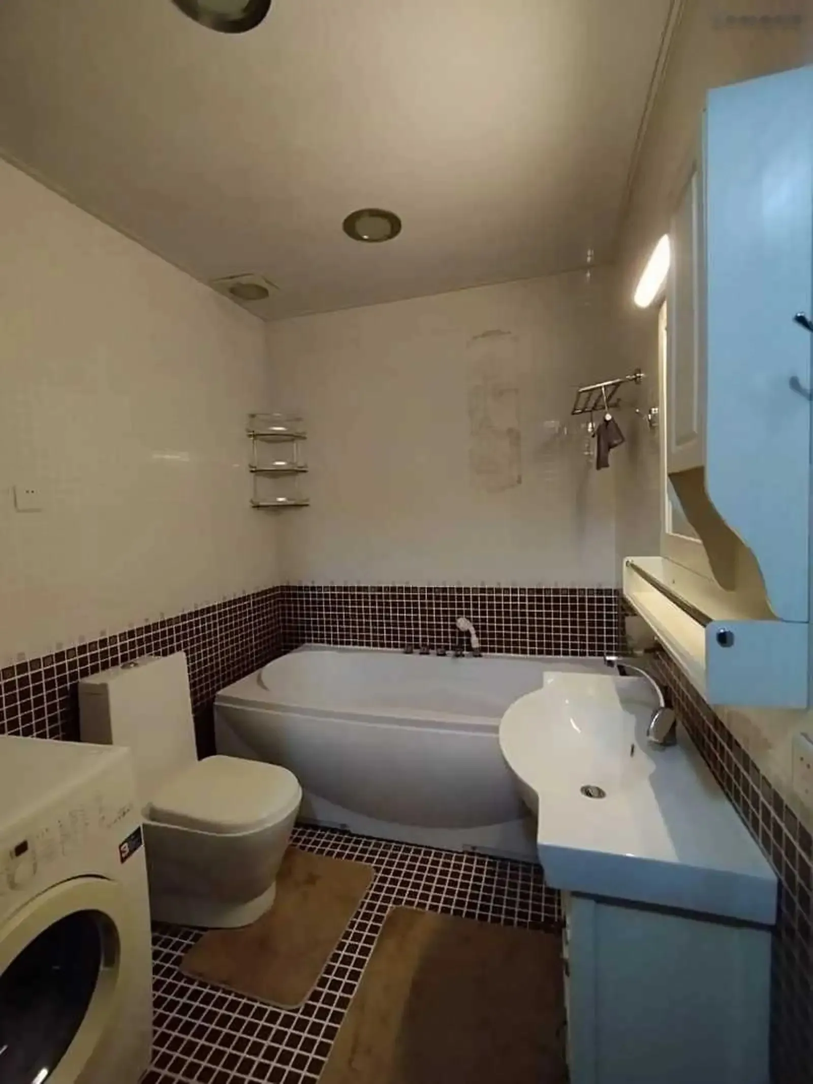 2-комн. квартира, 1 этаж, 55м², 102мкр пушти ресторани шахриер