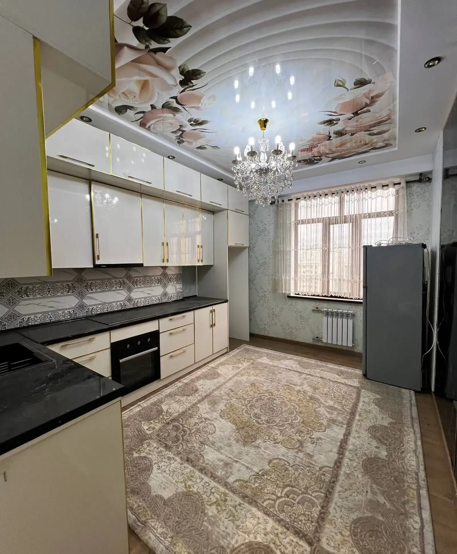 3-комн. квартира, 18 этаж, 107 м², Шохмансур