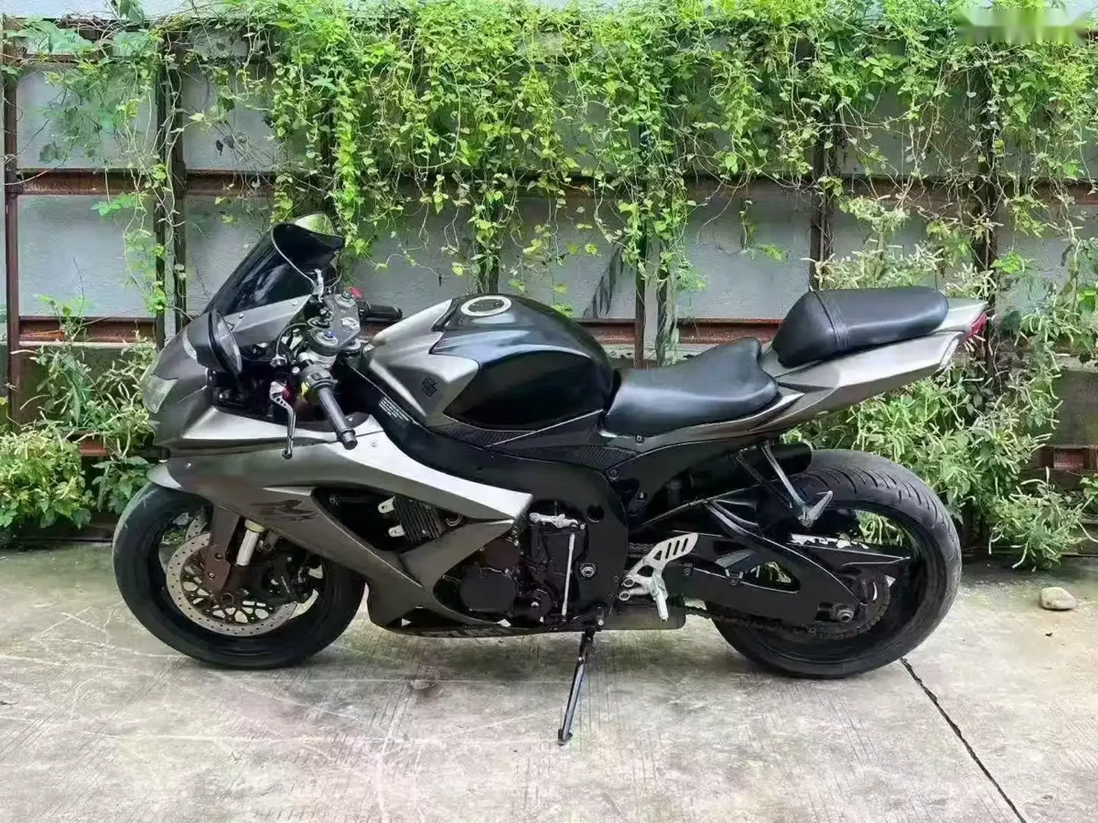 Мотоцикл Suzuki GSX600 — фото 4