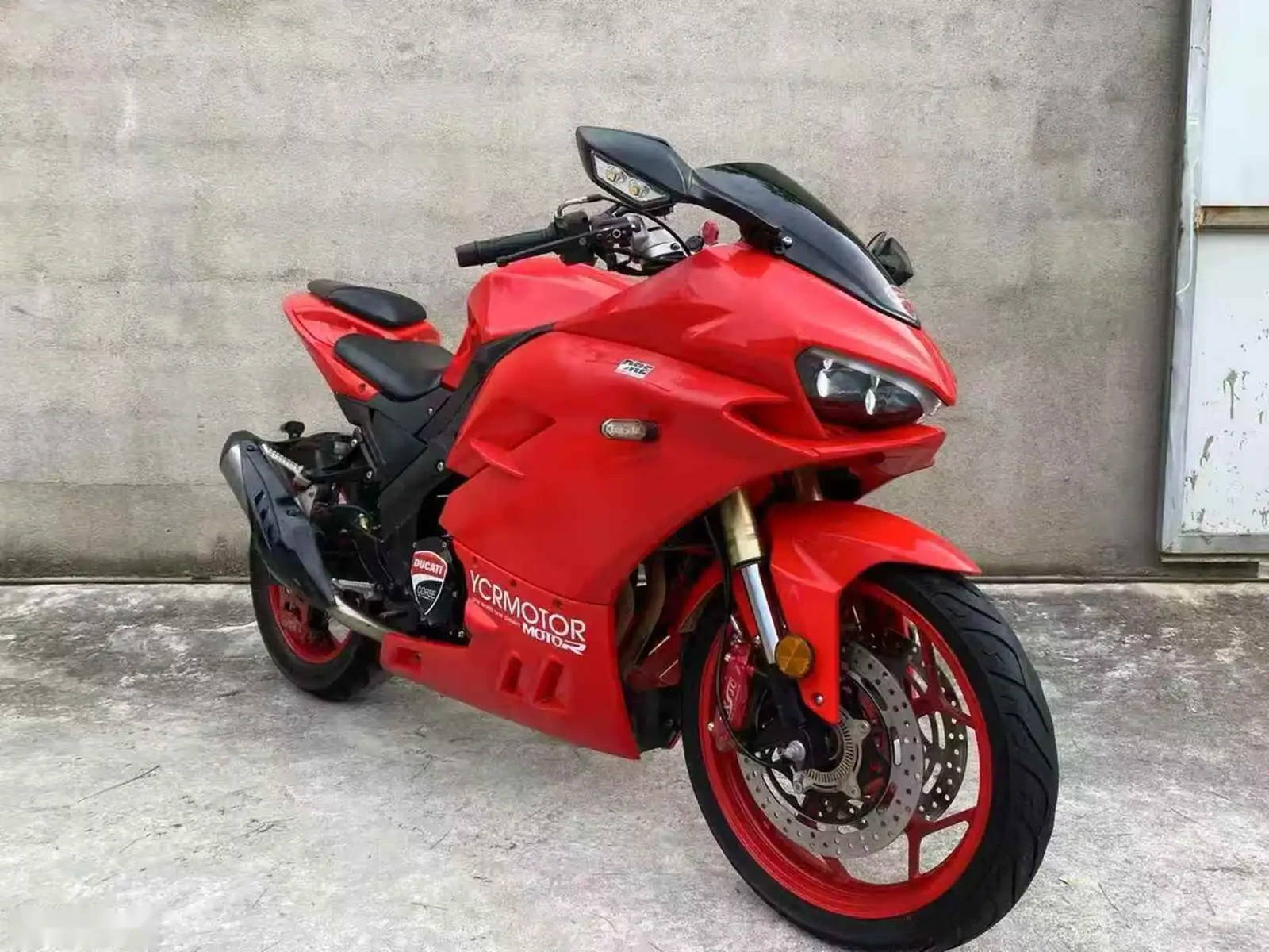Мотоцикл Ducati 400 на заказ — фото 3
