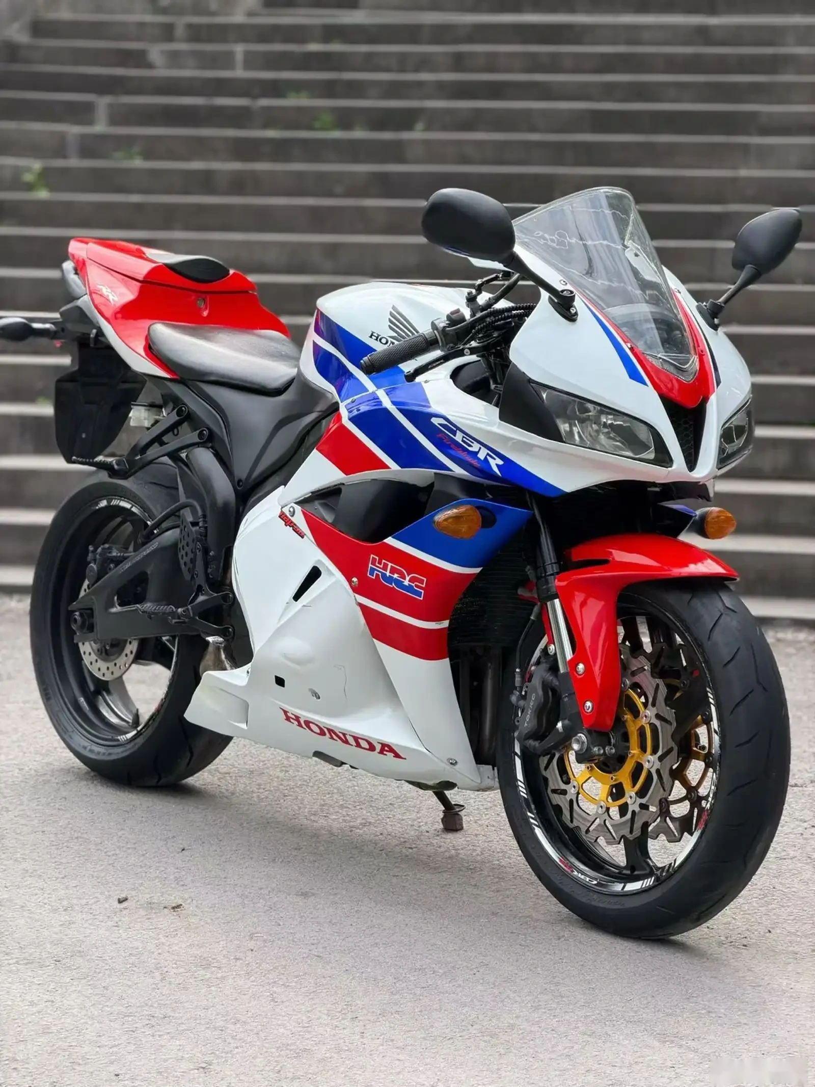Мотоцикл Honda cbr600 — фото 5