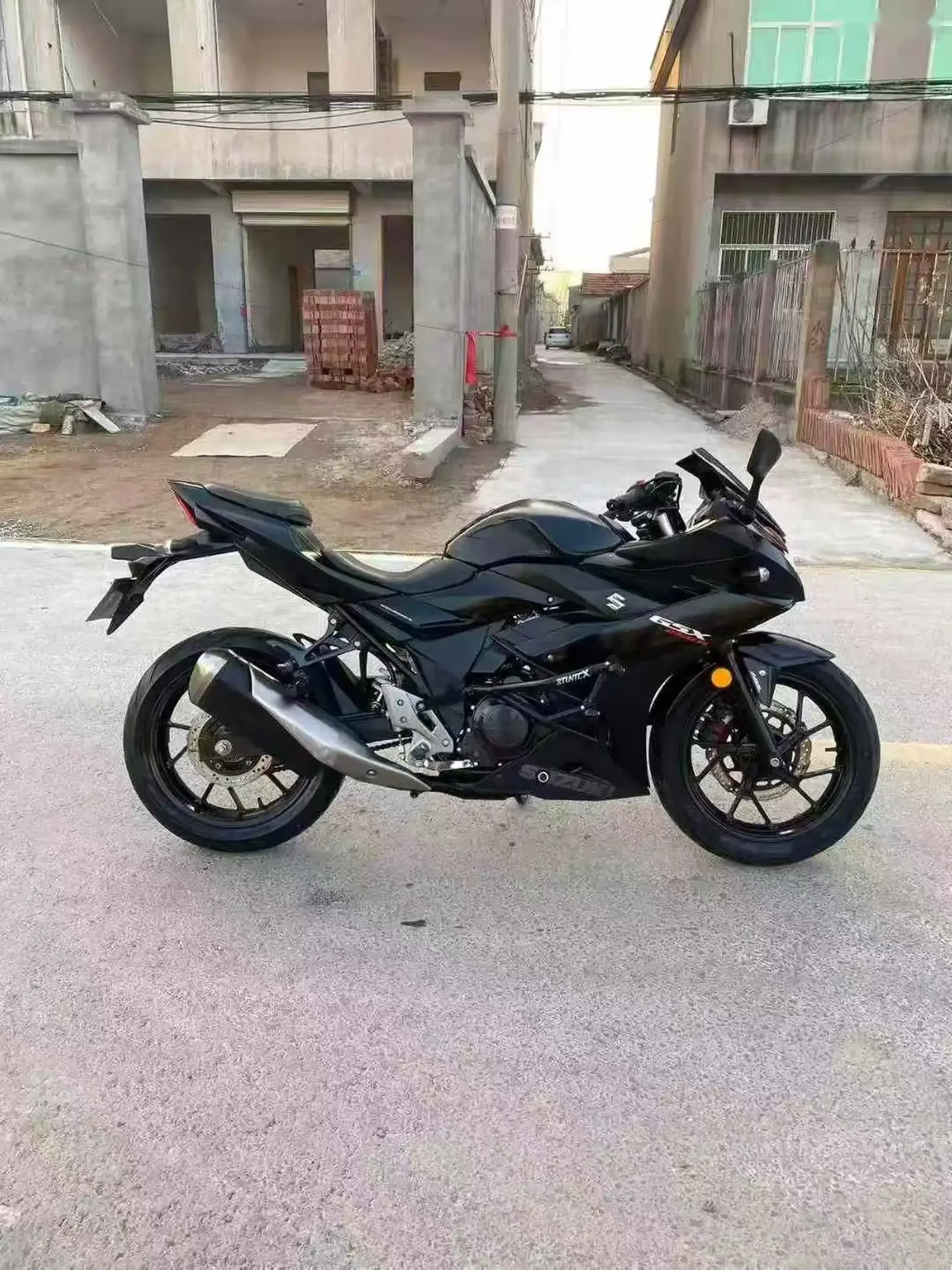 Мотоцикл Suzuki RGSX 250 — фото 2