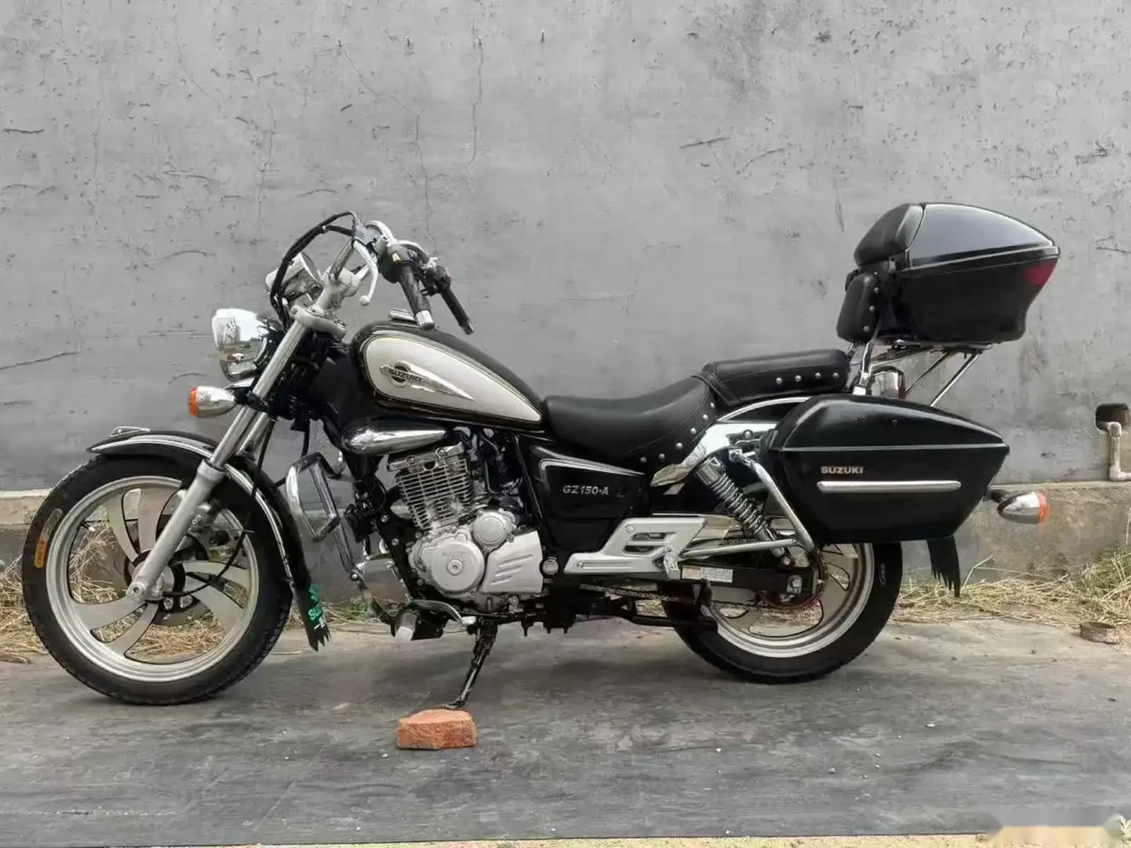 Мотоцикл Suzuki GZ150 — фото 4