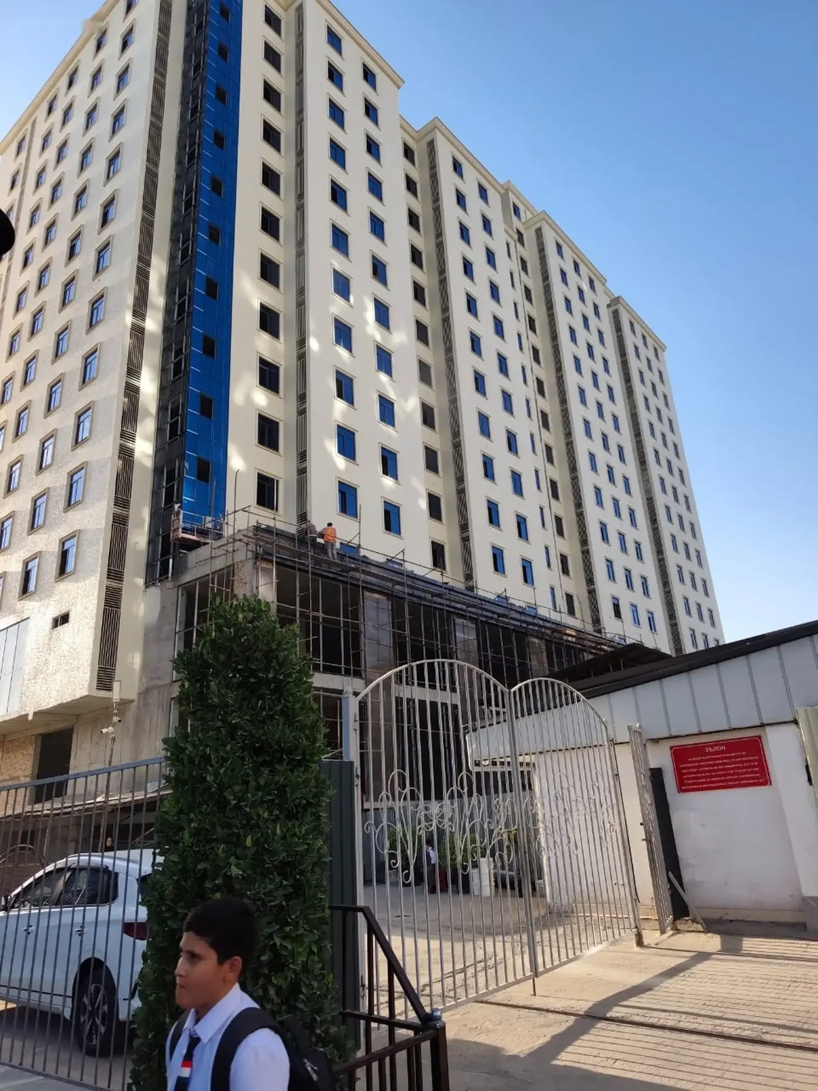 3-комн. квартира, 13 этаж, 90 м², Сино Казокон Оши Бародарон — фото 5