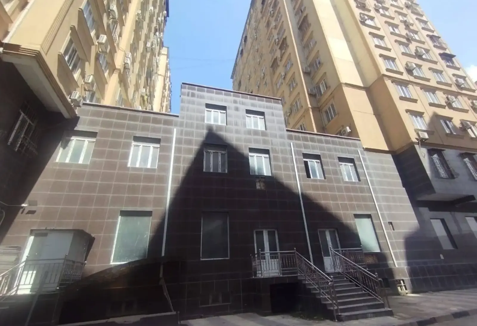 Помещение под магазин / салон, 700м², Сино