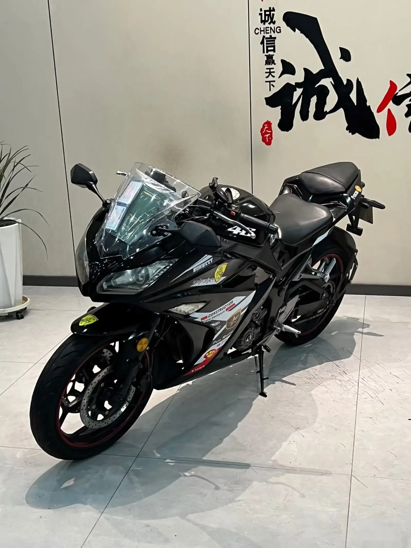 Мотоцикл Kawasaki 400 cc — фото 4