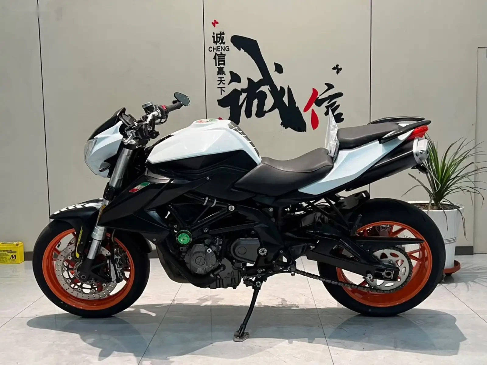 Мотоцикл Benelli 600 сс — фото 5