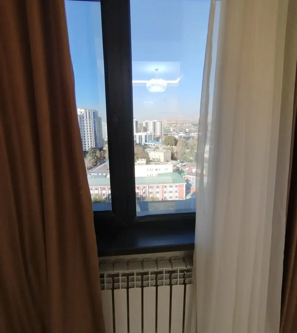 2-комн. квартира, 11 этаж, 50 м², орентир Шохмансур назди Ашан доми ру баруи парки Алишер Навои наздики ОВИР