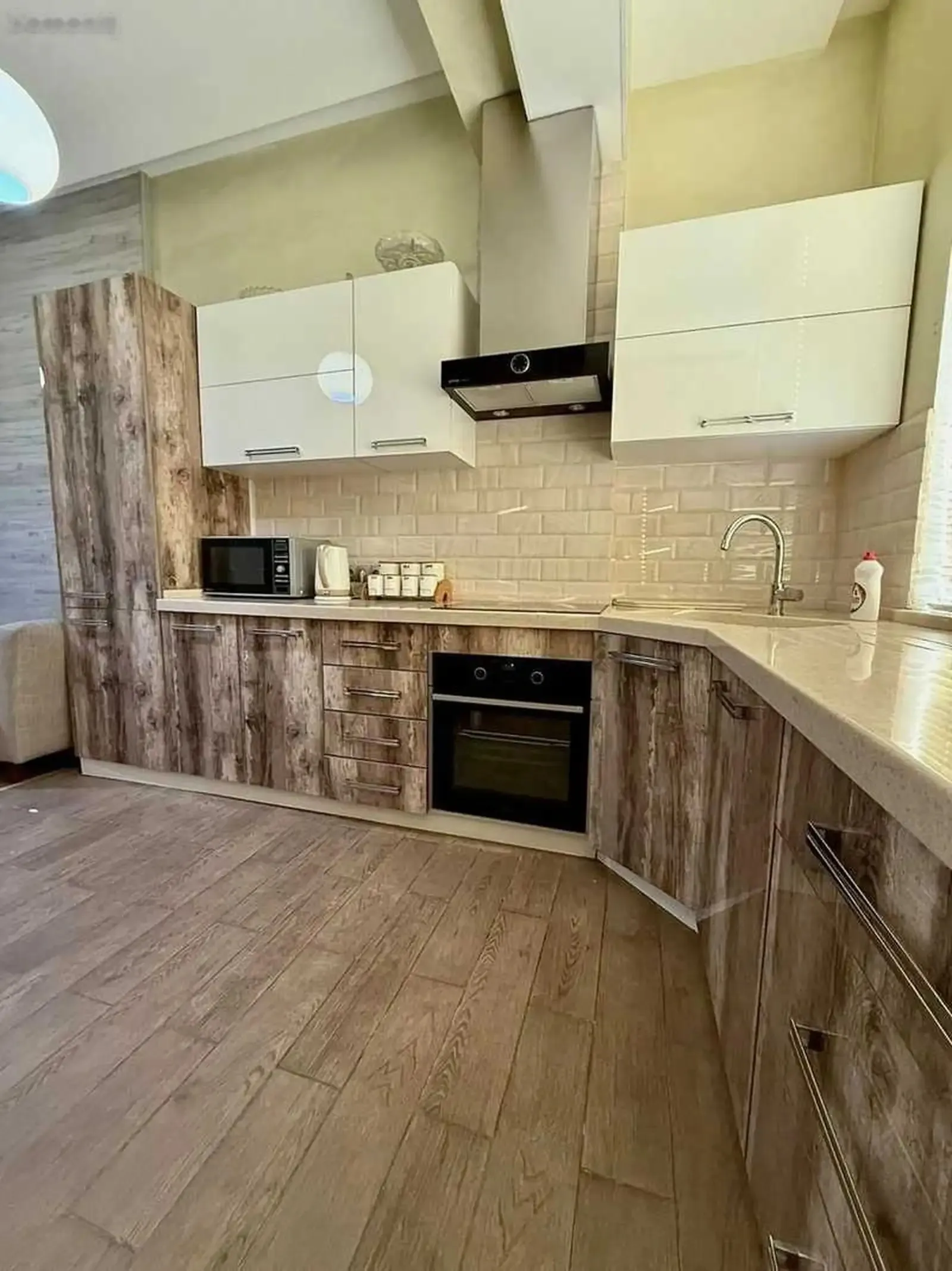 4-комн. квартира, 5 этаж, 115м², Сомони