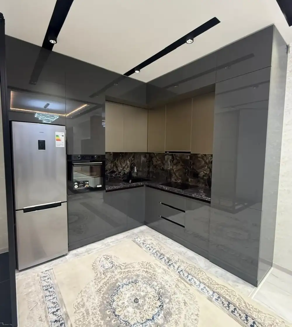 2-комн. квартира, 11 этаж, 50 м², орентир Шохмансур назди Ашан доми ру баруи парки Алишер Навои наздики ОВИР