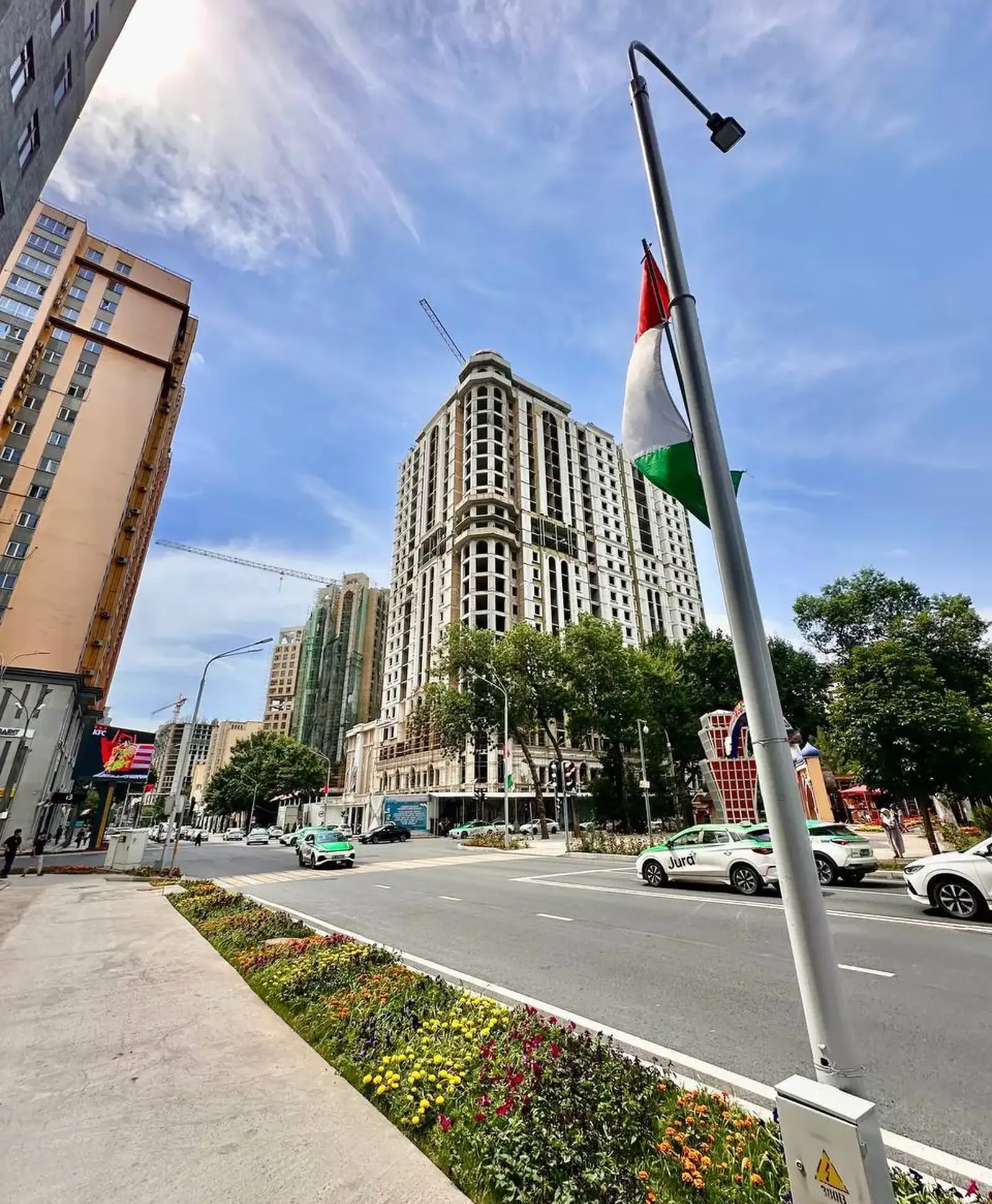 2-комн. квартира, 15 этаж, 75 м², Исмоили Сомони, Бурчи Анушервон 2