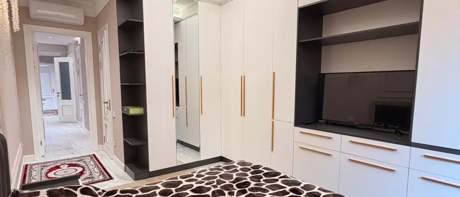 3-комн. квартира, 8 этаж, 132 м², Сокрая больница напротив гуля голд