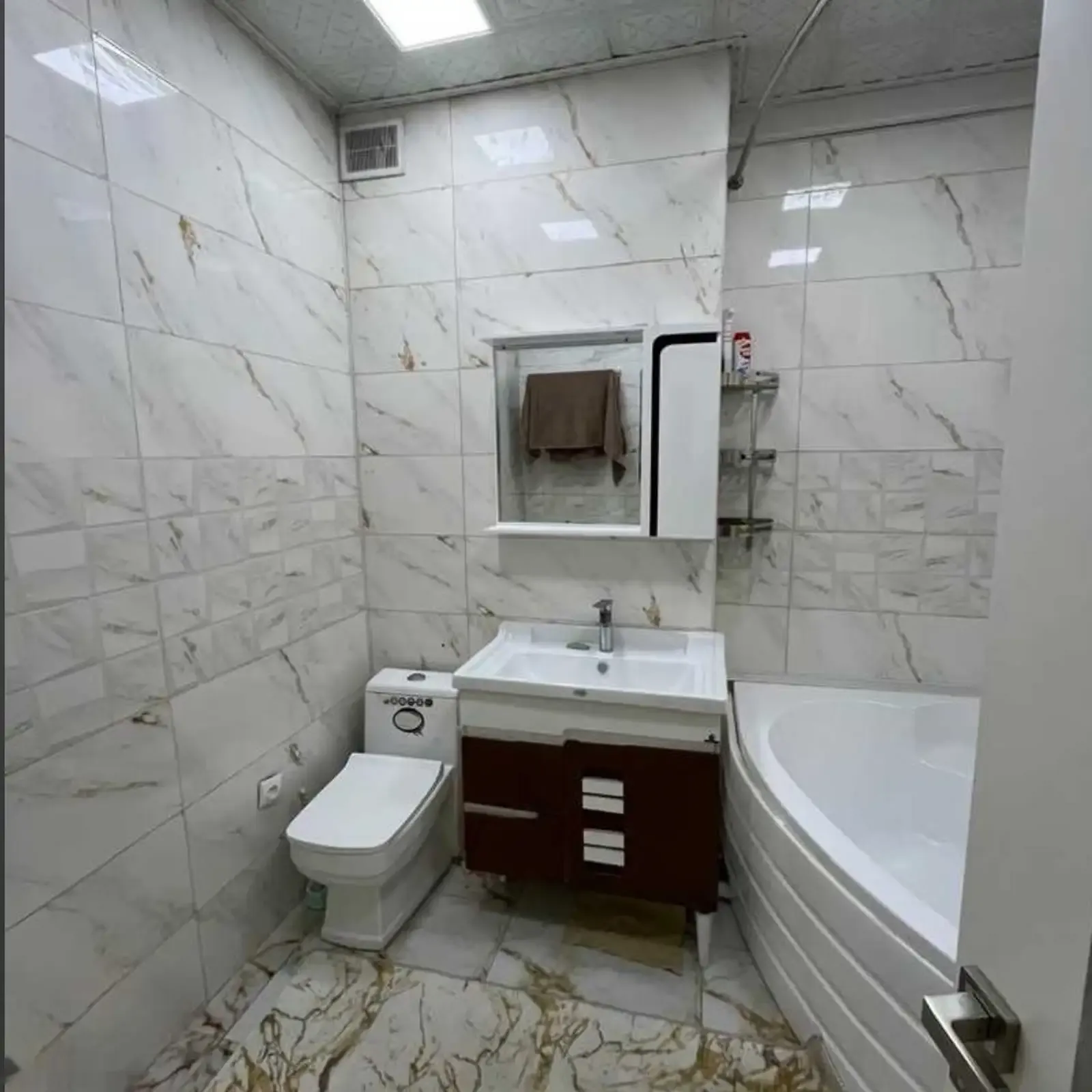 2-комн. квартира, 8 этаж, 70м², Шохмансур