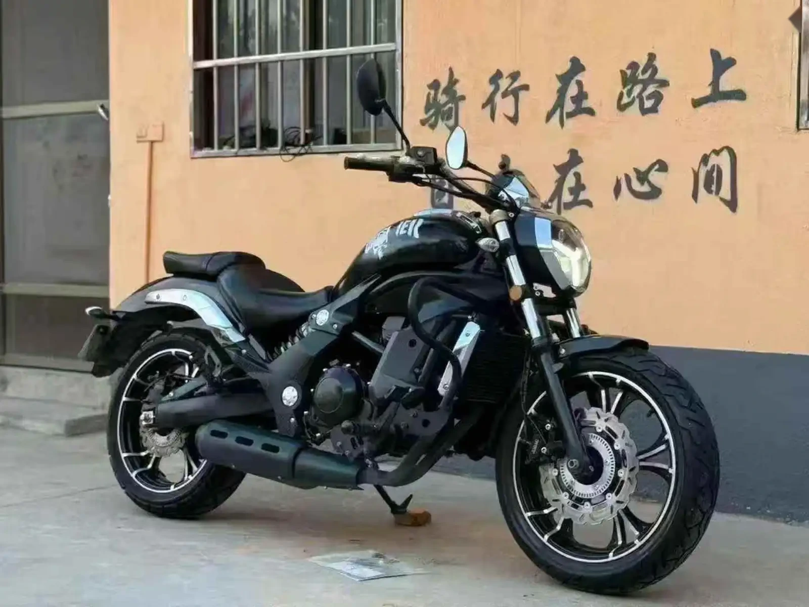 Мотоцикл Harley Davidson — фото 3