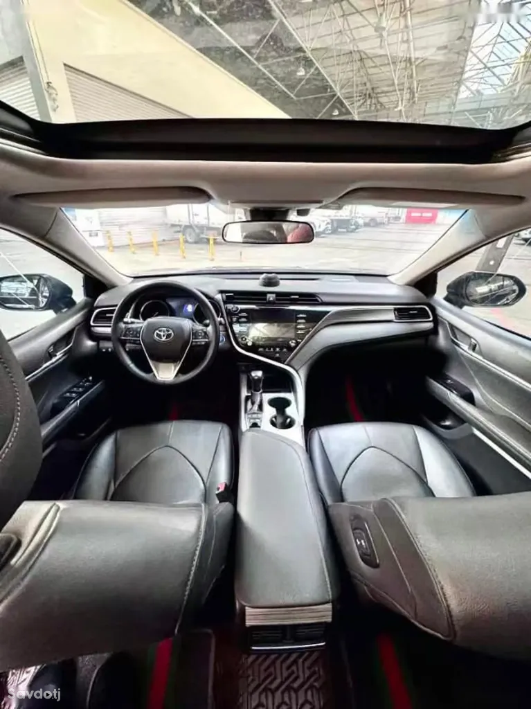 Toyota Camry, 2018