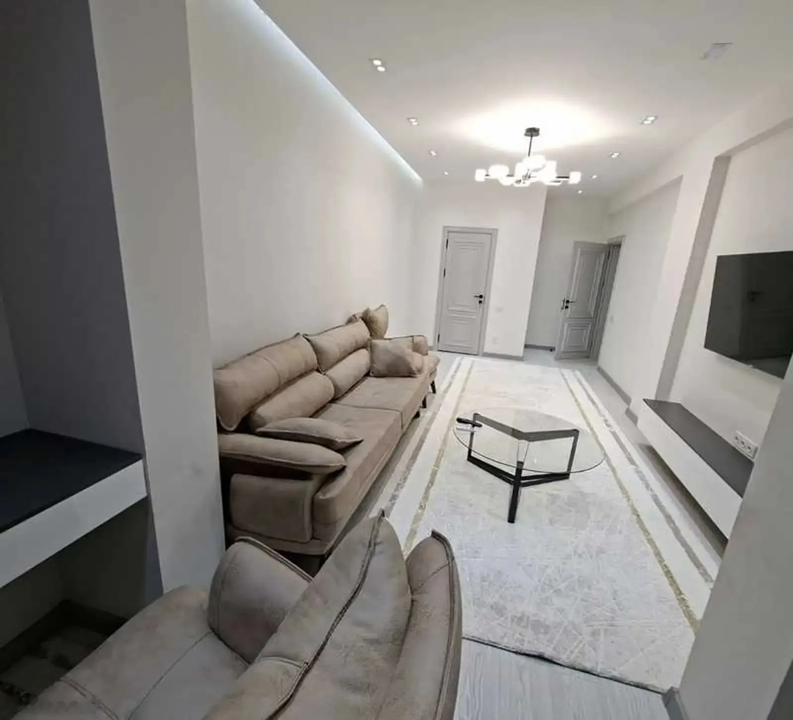 2-комн. квартира, 12 этаж, 72м², Шохмансур