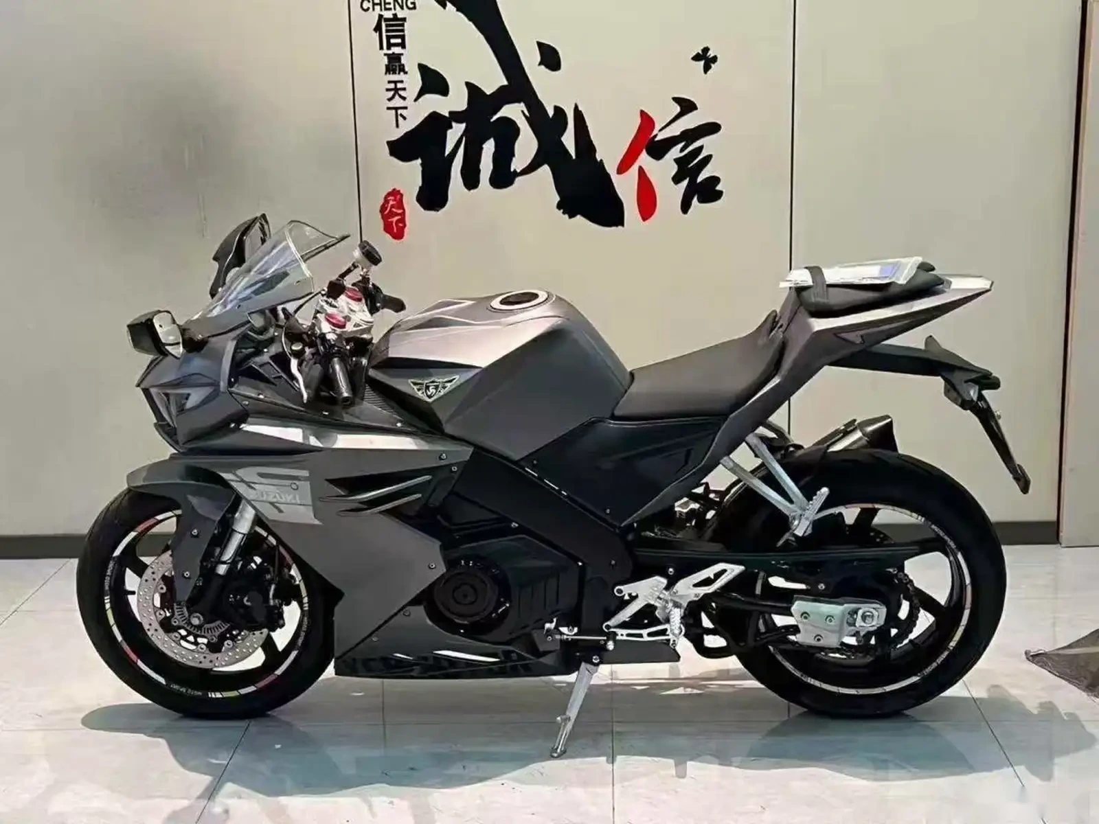 Мотоцикл Kawasaki — фото 4
