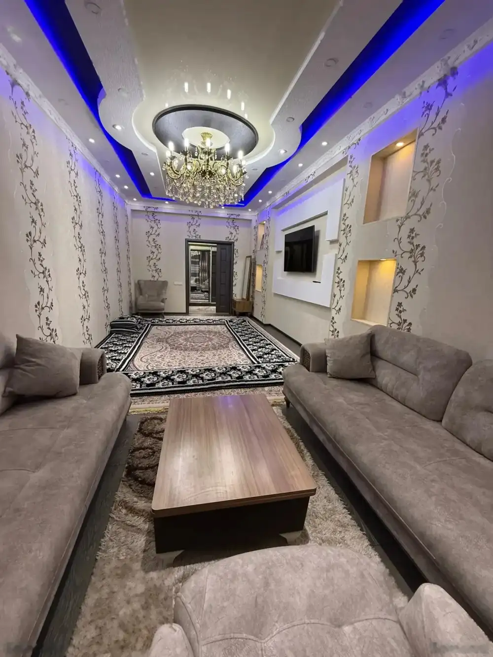 3-комн. квартира, 10 этаж, 90м², Рудаки 179 . дом Ёвар