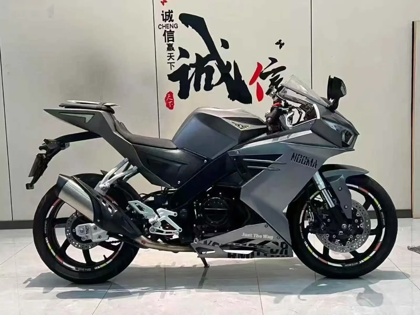 Мотоцикл Kawasaki — фото 3