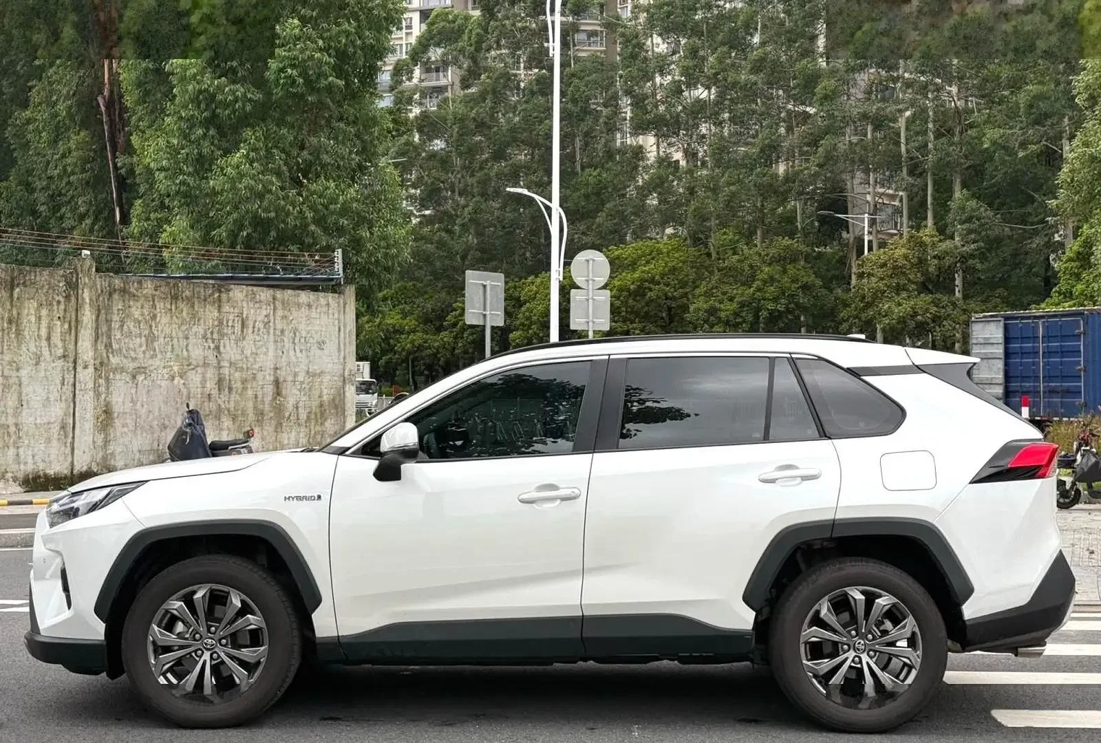 Toyota RAV 4, 2025