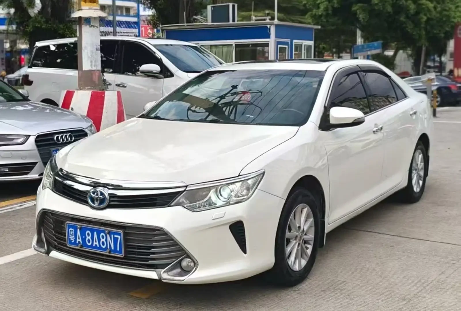 Toyota Camry, 2016