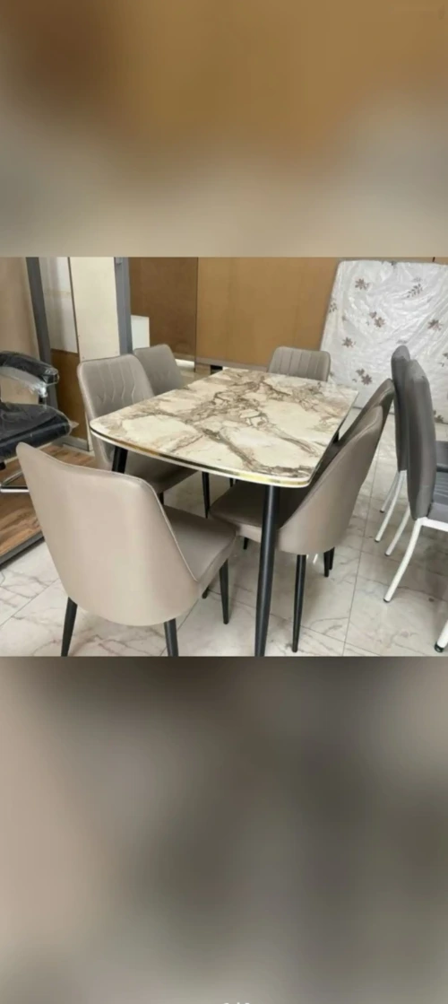 Стол и стулья