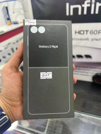 Samsung Galaxy z flip 8 — миниатюра 1