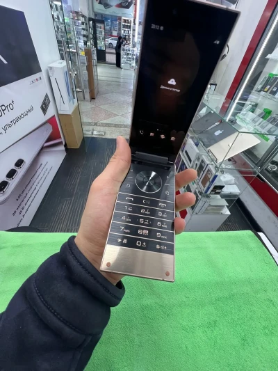 Samsung Galaxy w 2019 — миниатюра 1