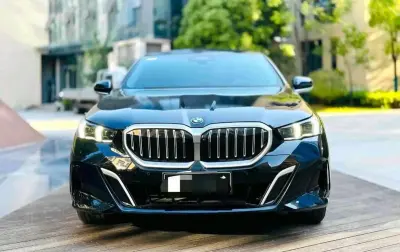 BMW 5 series, 2025