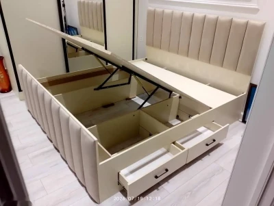 Кровать двуспальная