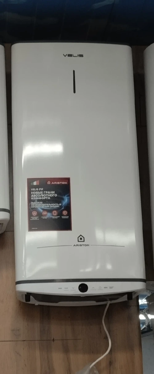 Водонагреватель Ariston 80л — миниатюра 1